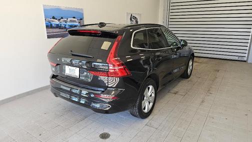 2022 Volvo XC60 B5 Momentum