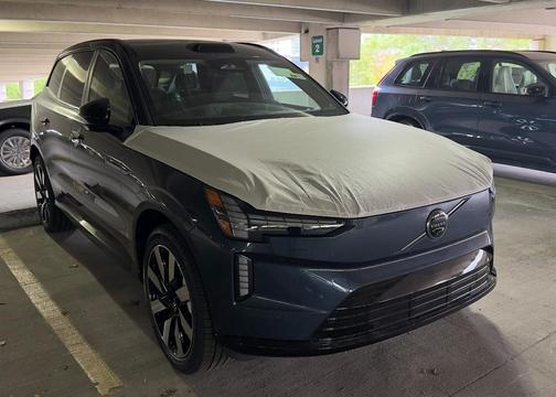 2025 Volvo EX90 Twin Motor Performance Plus