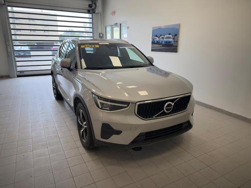 2023 Volvo XC40 B5 Core