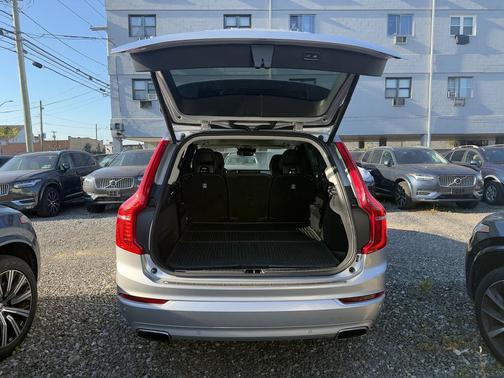 2019 Volvo XC90 T6 Momentum