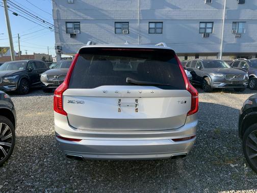 2019 Volvo XC90 T6 Momentum