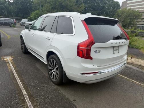 2022 Volvo XC90 T6 Inscription 7 Passenger