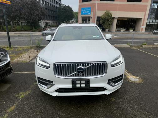 2022 Volvo XC90 T6 Inscription 7 Passenger