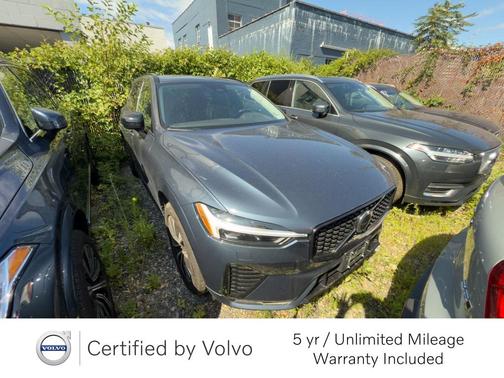 2024 Volvo XC60 B5 Core Dark Theme