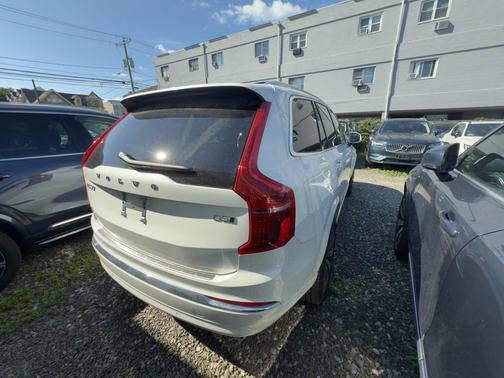 2024 Volvo XC90 B5 Core Bright Theme