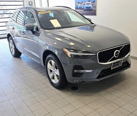 2022 Volvo XC60 B5 Momentum