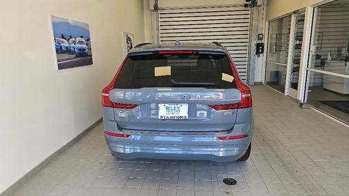 2022 Volvo XC60 B5 Momentum
