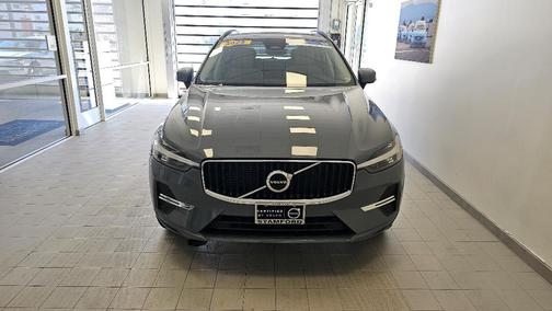 2022 Volvo XC60 B5 Momentum