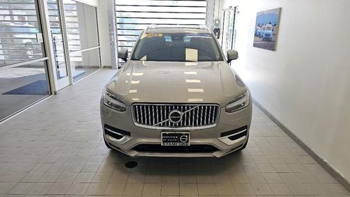 2024 Volvo XC90 B5 Core Bright Theme