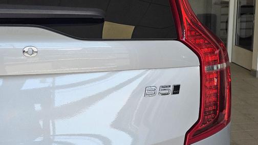 2024 Volvo XC90 B5 Core Bright Theme