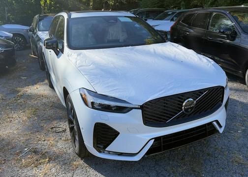 2026 Volvo XC60 B5 Plus