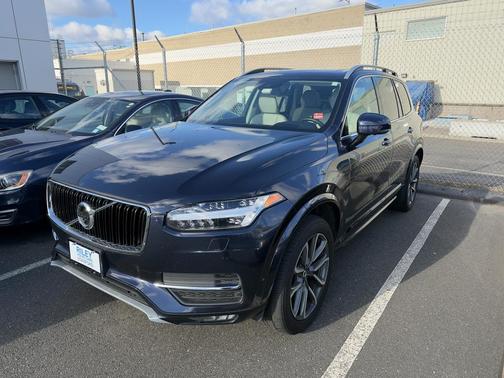 2019 Volvo XC90 T5 Momentum
