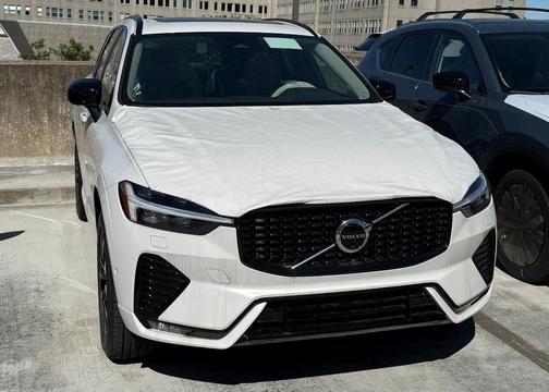2025 Volvo XC60 B5 Plus