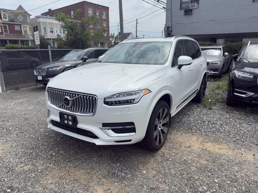 2023 Volvo XC90 Recharge Plug-In Hybrid T8 Plus Bright Theme 7-Seater