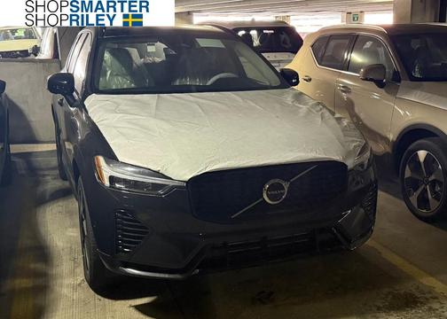 2025 Volvo XC60 Plug-In Hybrid T8 Plus