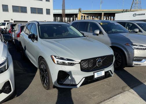 2026 Volvo XC60 Plug-In Hybrid T8 Plus