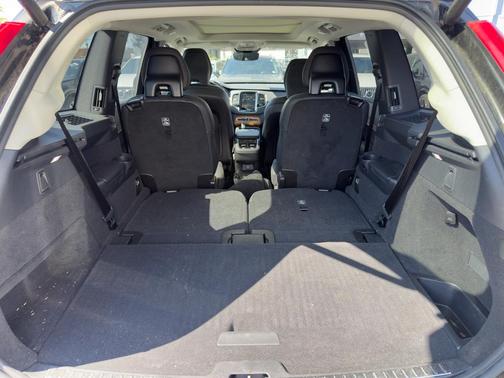 2024 Volvo XC90 B6 Plus Bright Theme 6-Seater