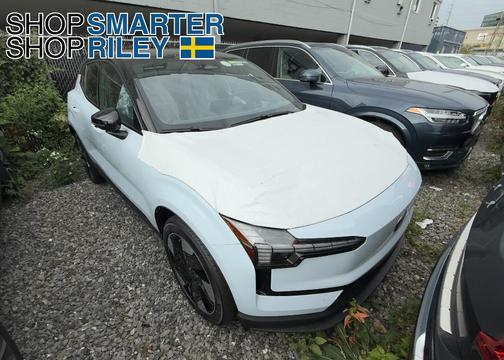 2025 Volvo EX30 Twin Motor Plus