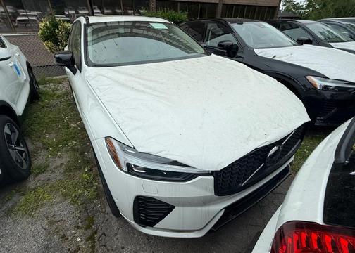 2025 Volvo XC60 B5 Plus
