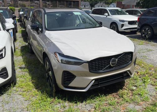 2025 Volvo XC60 Plug-In Hybrid T8 Plus