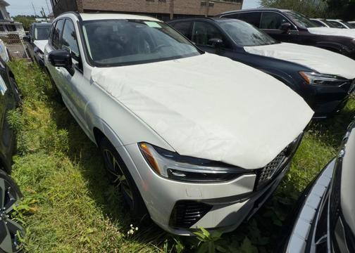 2025 Volvo XC60 B5 Plus