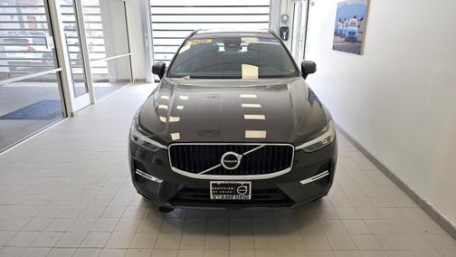 2022 Volvo XC60 B5 AWD Momentum