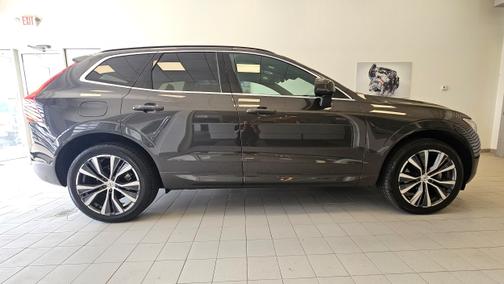 2022 Volvo XC60 B5 AWD Momentum