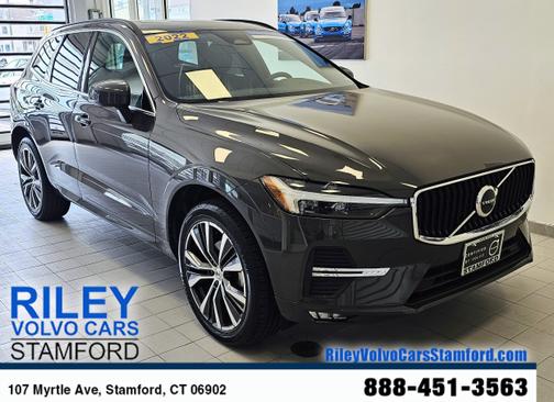 2022 Volvo XC60 B5 AWD Momentum