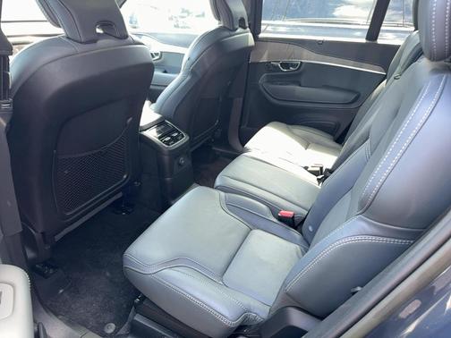 2022 Volvo XC90 Recharge Plug-In Hybrid T8 Inscription Extended Range 7P