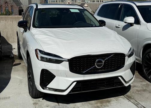2025 Volvo XC60 B5 Core