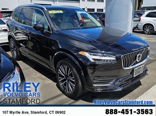 2022 Volvo XC90 T6 Momentum 7 Passenger