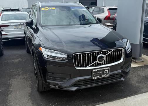 2022 Volvo XC90 T6 Momentum 7 Passenger