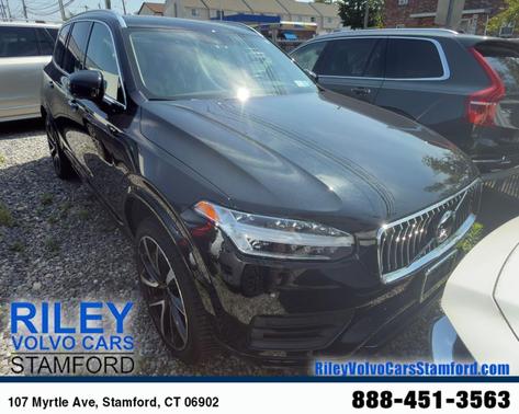 2022 Volvo XC90 T6 Momentum 7 Passenger