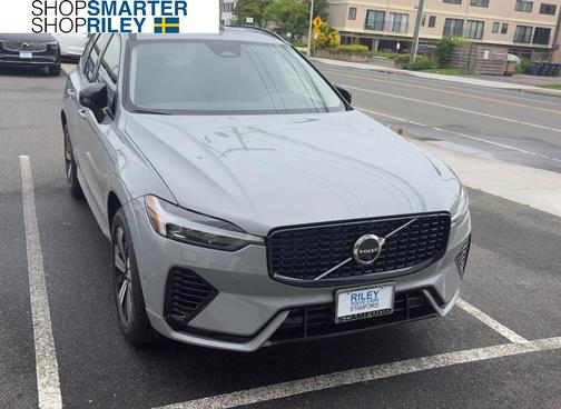2025 Volvo XC60 Plug-In Hybrid T8 Plus