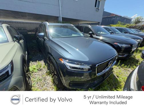 2022 Volvo XC90 T5 Momentum 7 Passenger