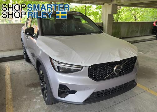 2026 Volvo XC40 B5 Ultra