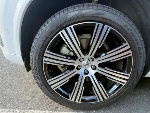 2023 Volvo XC90 B6 Ultimate 6-Seater