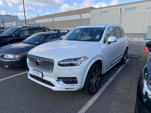 2023 Volvo XC90 B6 Ultimate 6-Seater