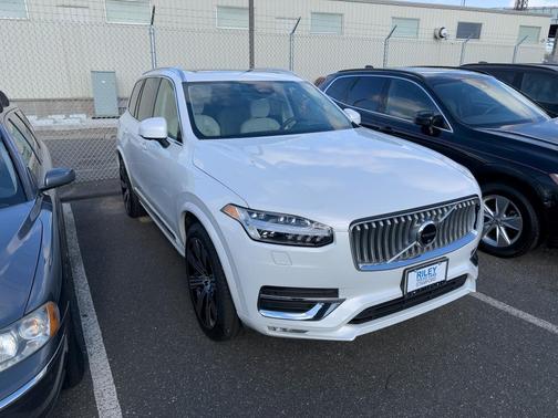 2023 Volvo XC90 B6 Ultimate 6-Seater