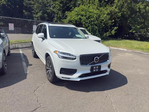 2023 Volvo XC90 B5 Core