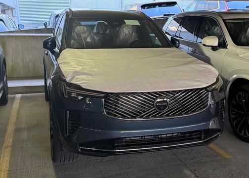 2025 Volvo XC90 B6 Plus 7-Seater