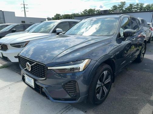 2025 Volvo XC60 Plug-In Hybrid T8 Core