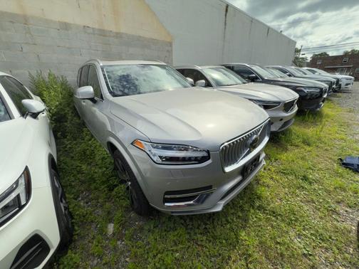 2023 Volvo XC90 Recharge Plug-In Hybrid T8 Plus Bright Theme 7-Seater