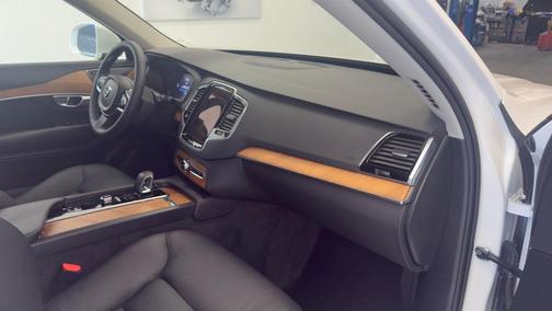 2024 Volvo XC90 Recharge Plug-In Hybrid T8 Plus Bright Theme 7-Seater