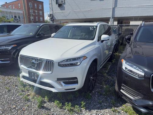 2022 Volvo XC90 Recharge Plug-In Hybrid EAWD INSCRIPTION 7 SEATER