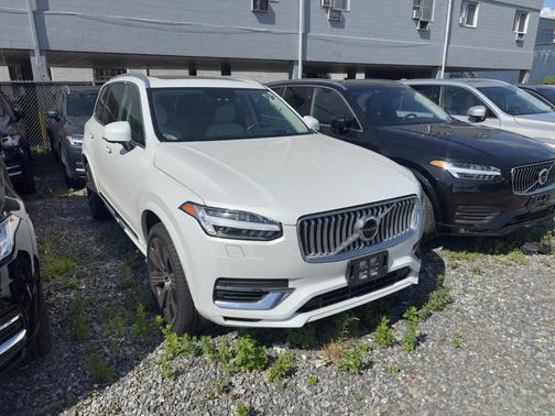 2022 Volvo XC90 Recharge Plug-In Hybrid EAWD INSCRIPTION 7 SEATER