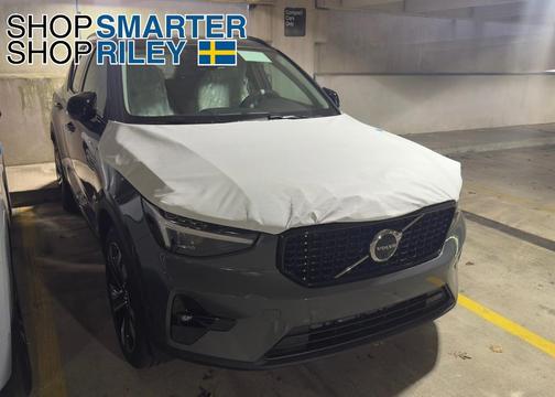 2026 Volvo XC40 B5 Ultra