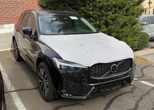 2025 Volvo XC60 B5 Core