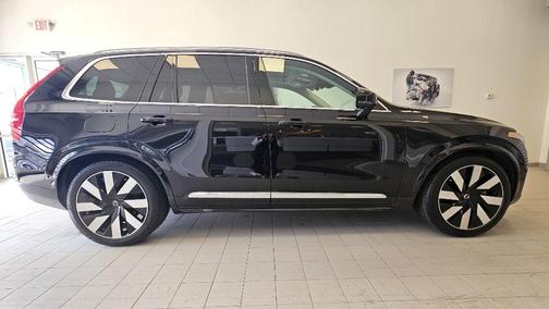 2023 Volvo XC90 Recharge Plug-In Hybrid T8 Ultimate 6-Seater
