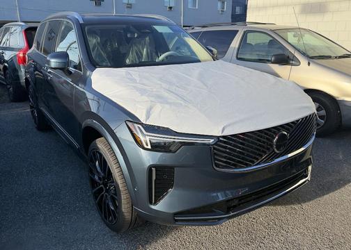 2026 Volvo XC90 B6 Plus 6-Seater